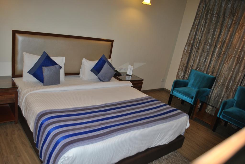 One Earth Avaas Hotel Amritsar Exterior photo