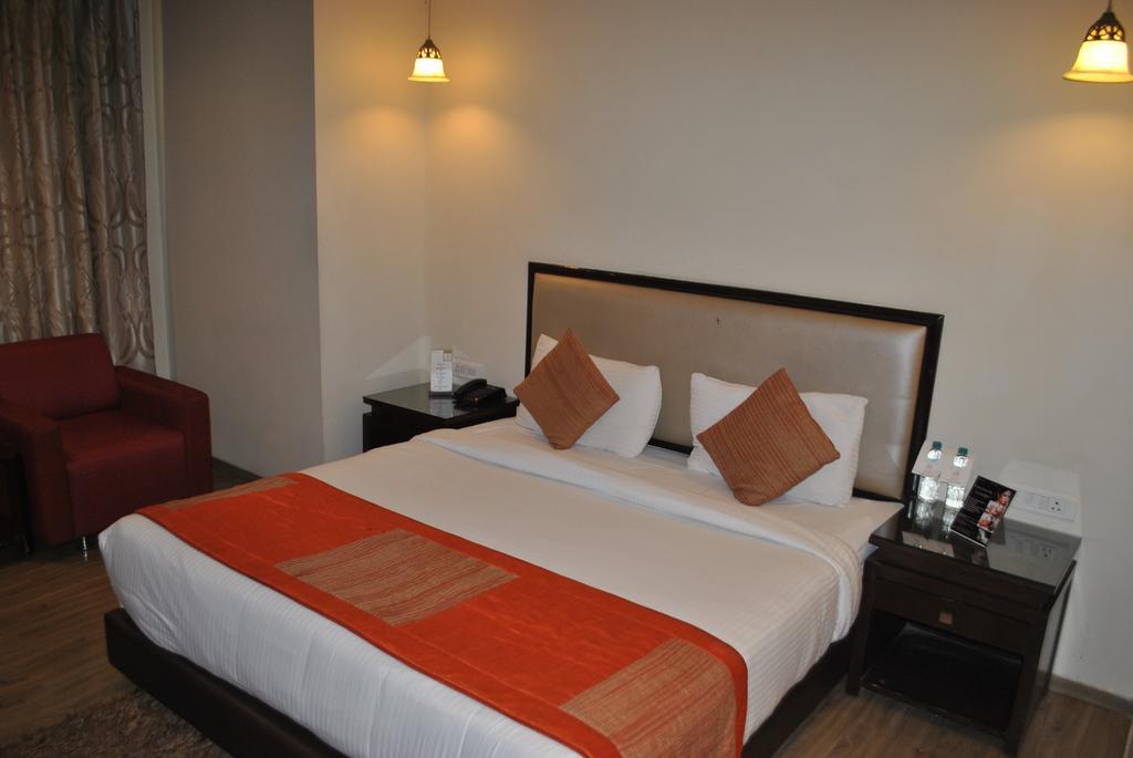 One Earth Avaas Hotel Amritsar Exterior photo