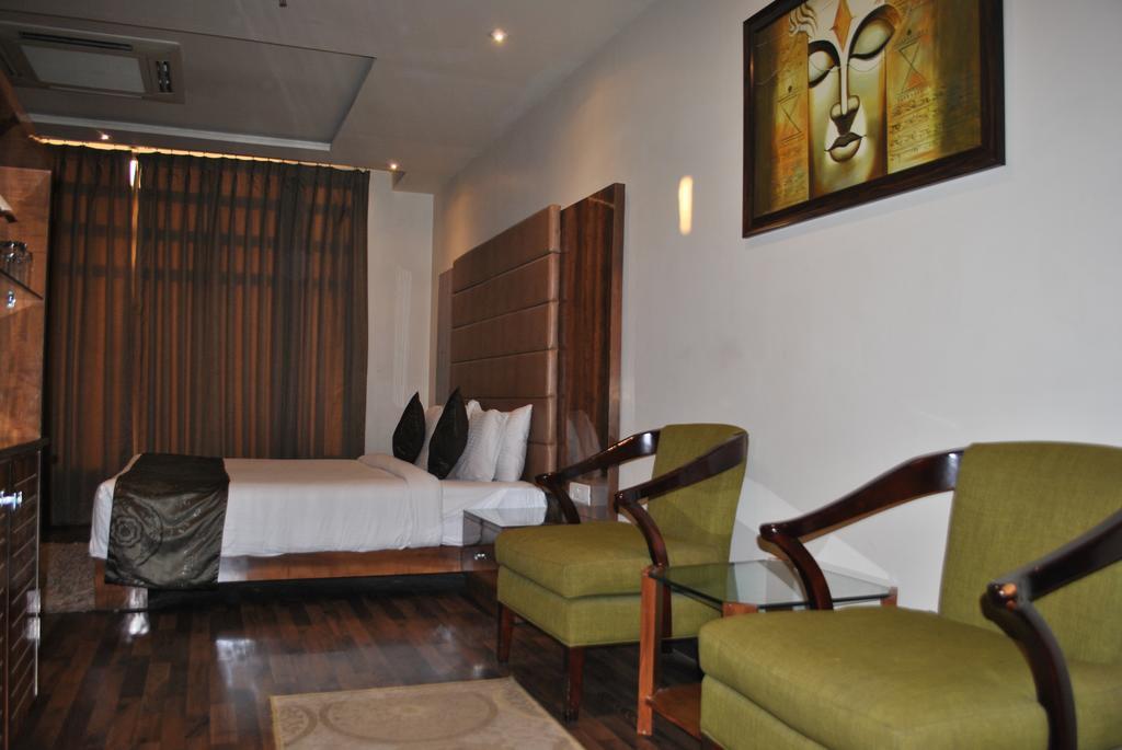 One Earth Avaas Hotel Amritsar Exterior photo