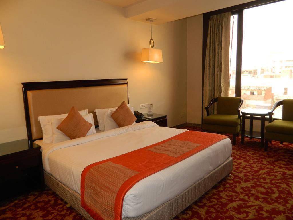 One Earth Avaas Hotel Amritsar Exterior photo