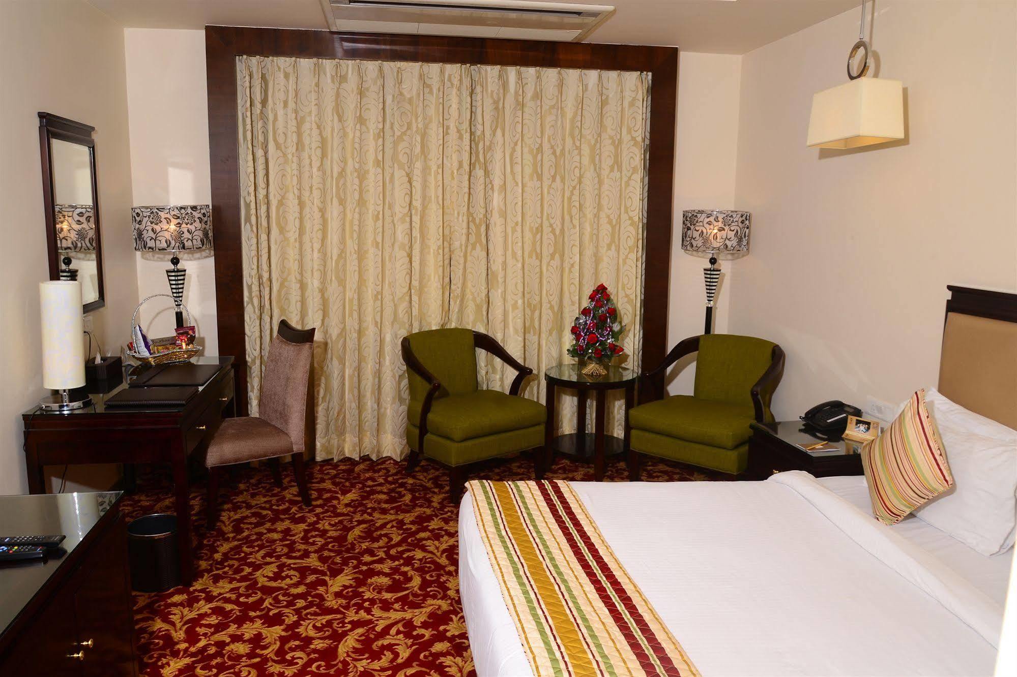One Earth Avaas Hotel Amritsar Exterior photo